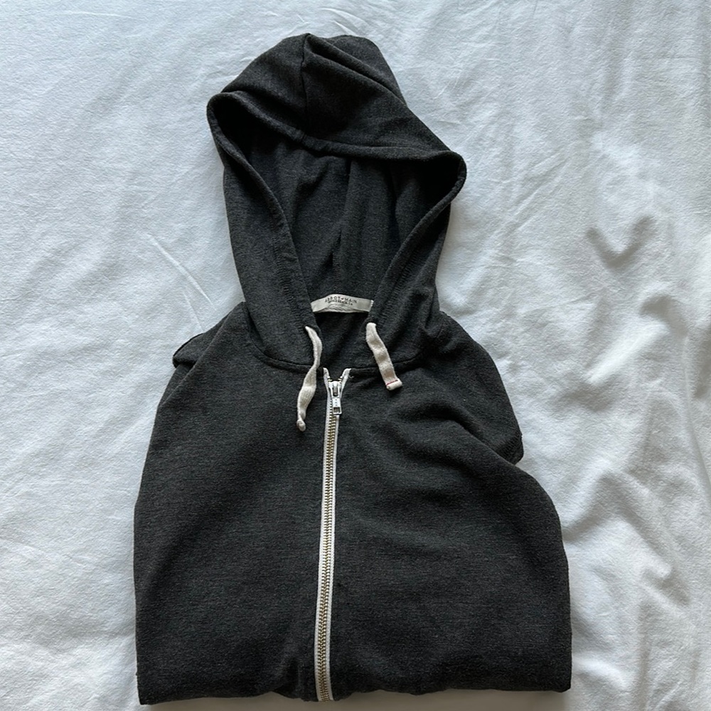 Gray Zip-Up Hoodie 🤐